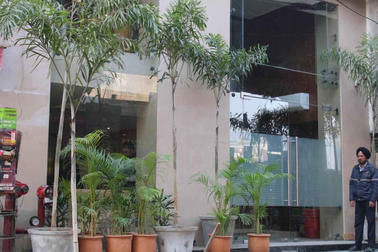 Sagar Hotel Just 5 Min From Golden Temple Amritsar Buitenkant foto